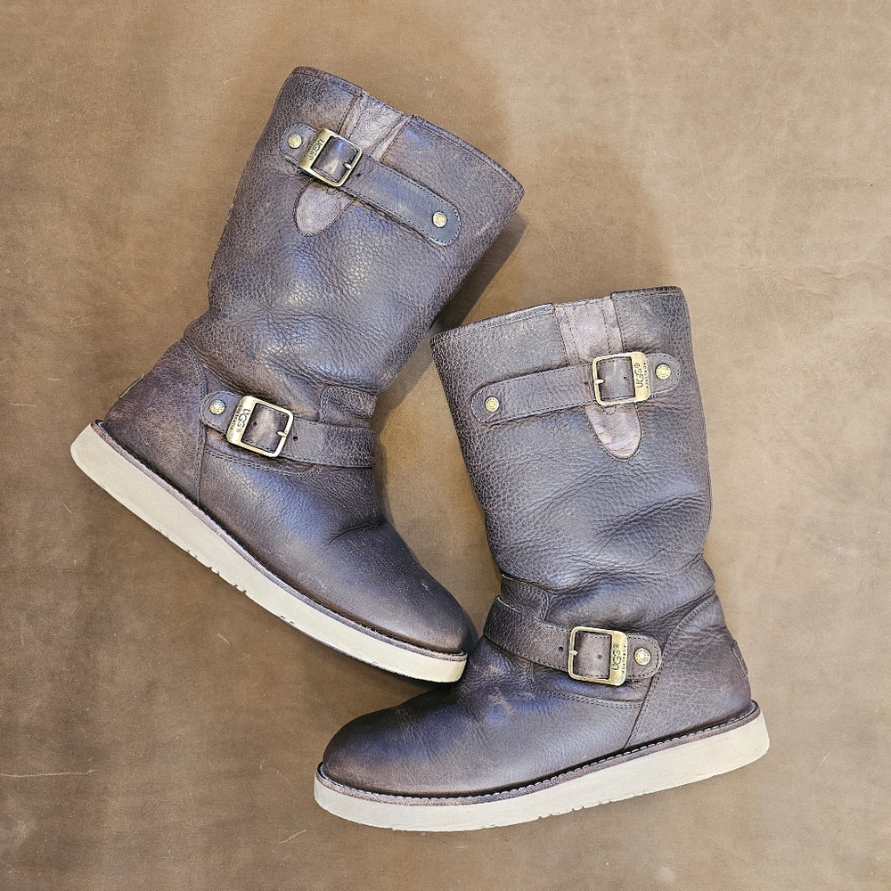 Womens Ugg Leather Boot Dark Drown Size 9